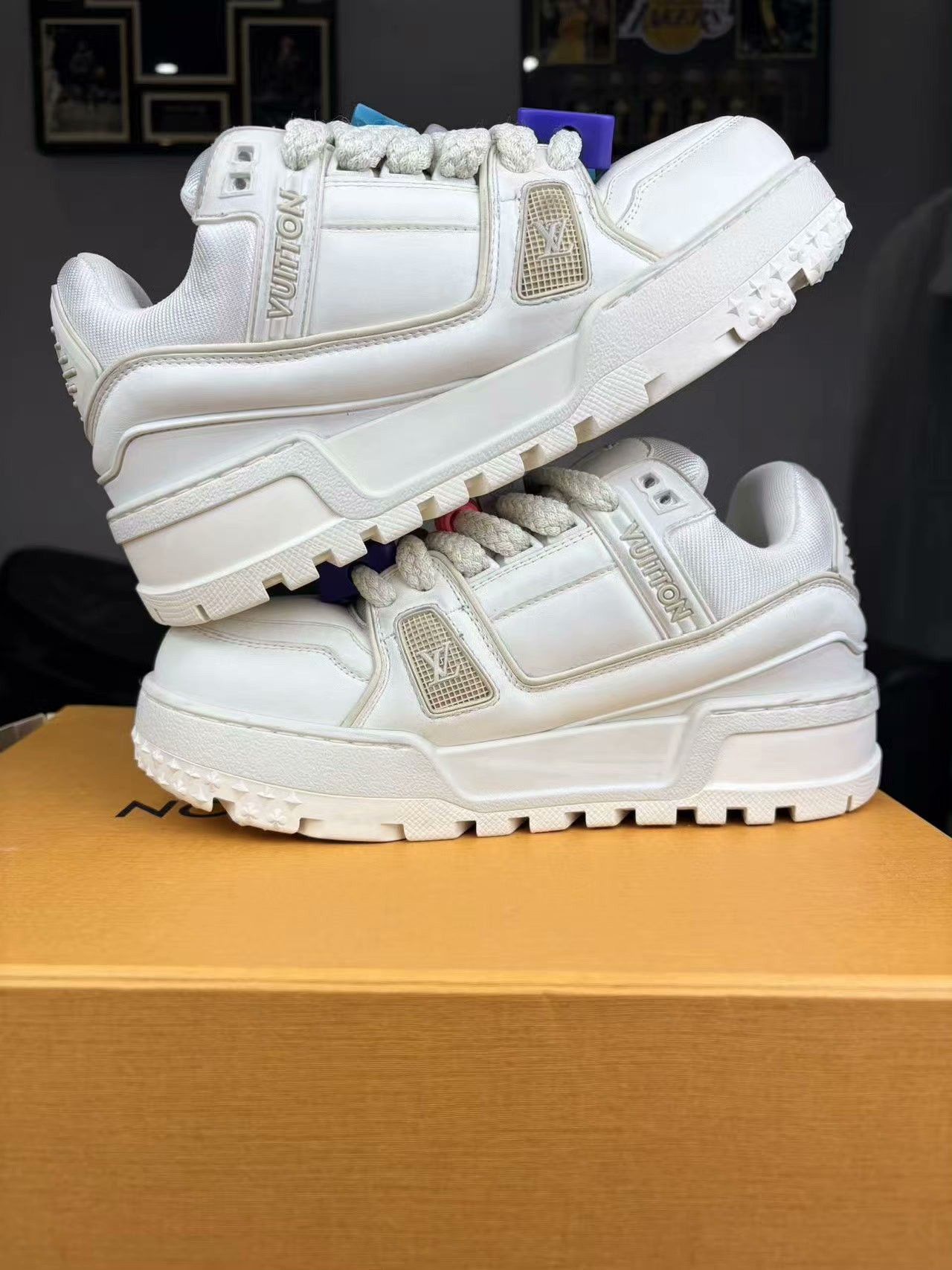 Louis Vuitton Louis Vuitton Training White Lowtop Sneakers 37 Women Size US 6.5 / IT 36.5 - 5 Thumbnail