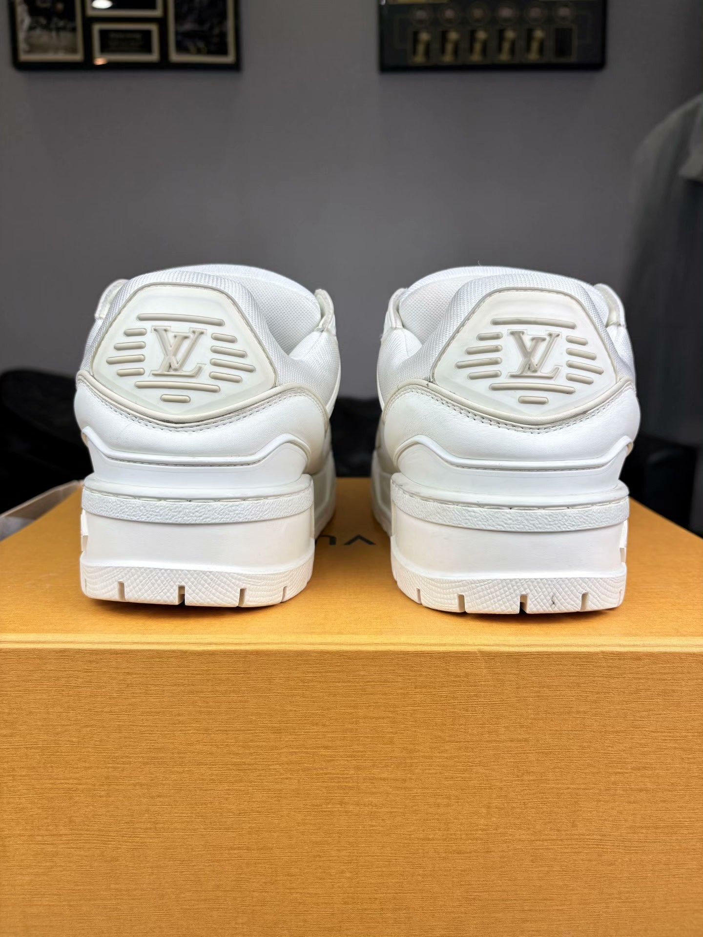 Louis Vuitton Louis Vuitton Training White Lowtop Sneakers 37 Women Size US 6.5 / IT 36.5 - 3 Thumbnail