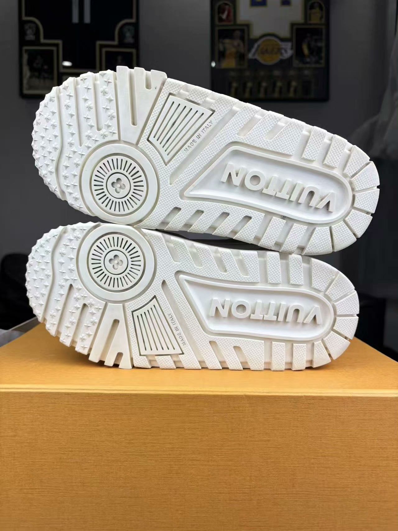 Louis Vuitton Louis Vuitton Training White Lowtop Sneakers 37 Women Size US 6.5 / IT 36.5 - 4 Thumbnail