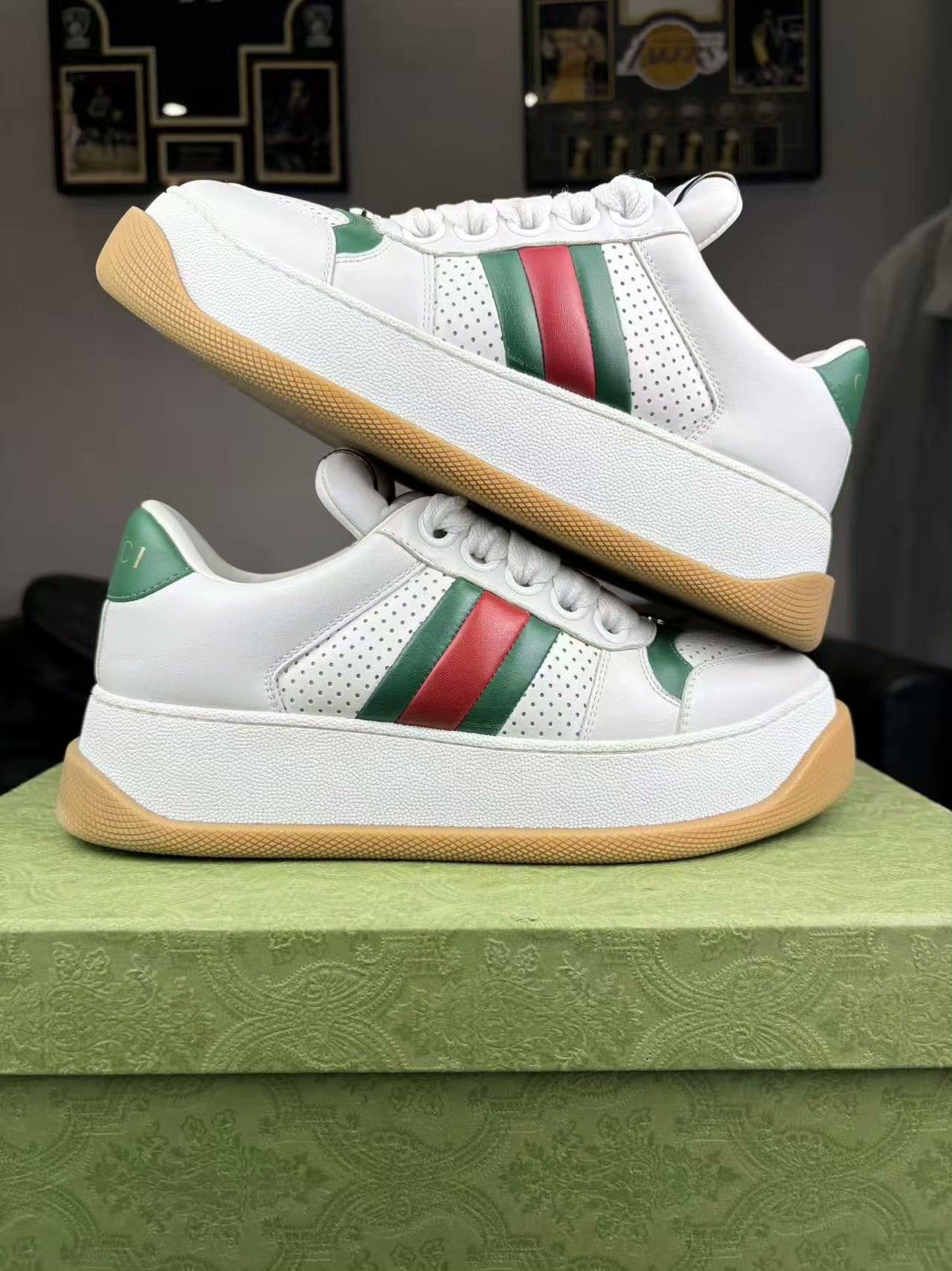 Gucci Gucci Limited Red Lowtop Sneakers 38 Women Size US 7.5 / IT 37.5 - 6 Thumbnail