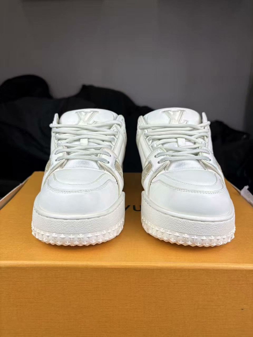 Louis Vuitton Louis Vuitton Training White Lowtop Sneakers 37 Women Size US 6.5 / IT 36.5 - 2 Thumbnail