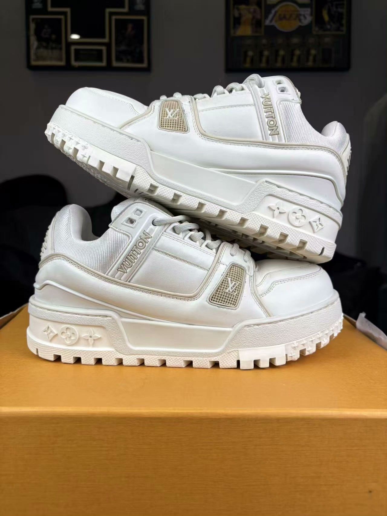 Louis Vuitton Louis Vuitton Training White Lowtop Sneakers 37 Women Size US 6.5 / IT 36.5 - 6 Thumbnail