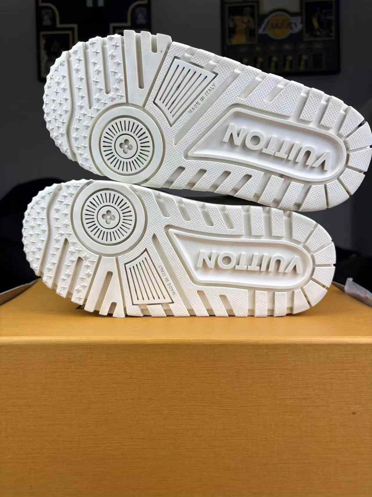 Louis Vuitton Louis Vuitton Training White Lowtop Sneakers 37 Women Size US 6.5 / IT 36.5 - 4 Thumbnail