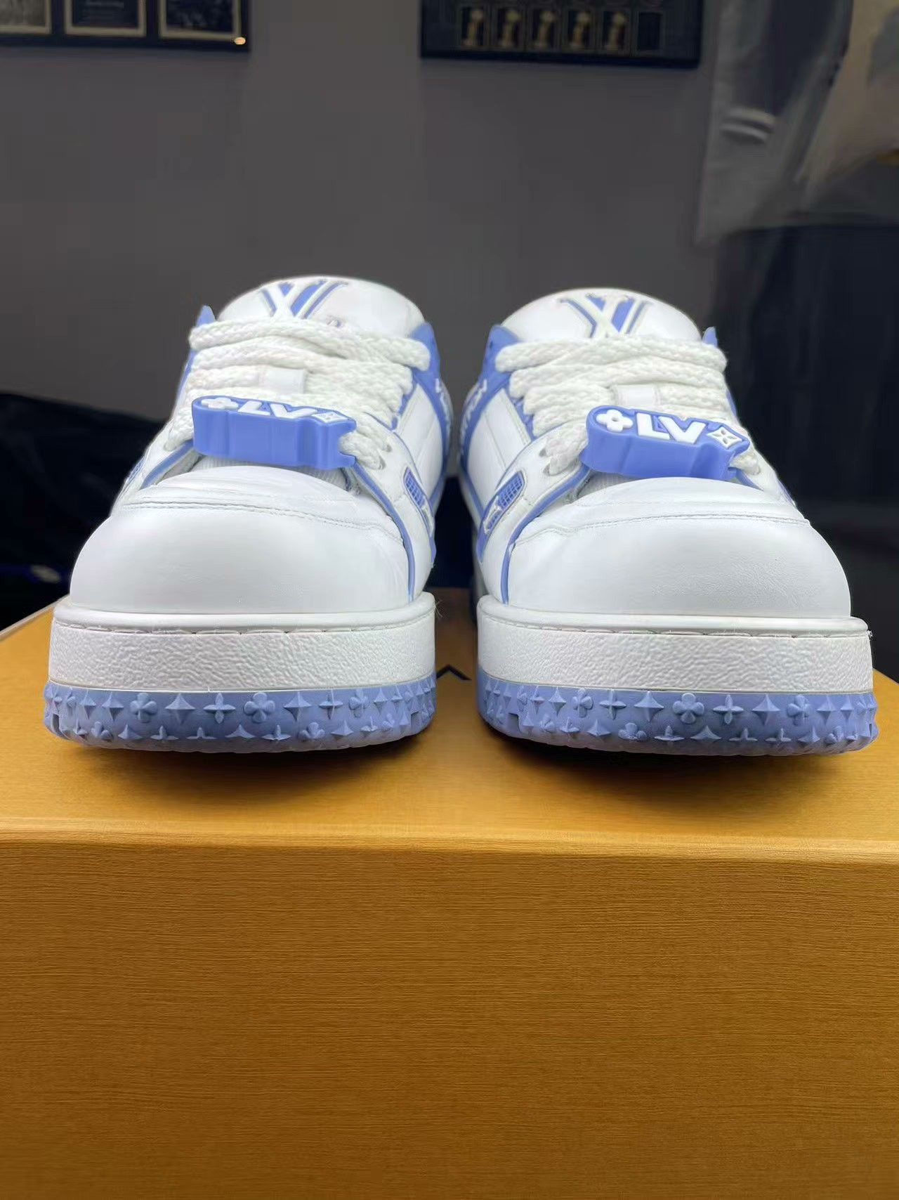 Louis Vuitton Louis Vuitton Training Blue Lowtop Sneakers 41 Men Size US 8.5 / EU 41-42 - 2 Thumbnail