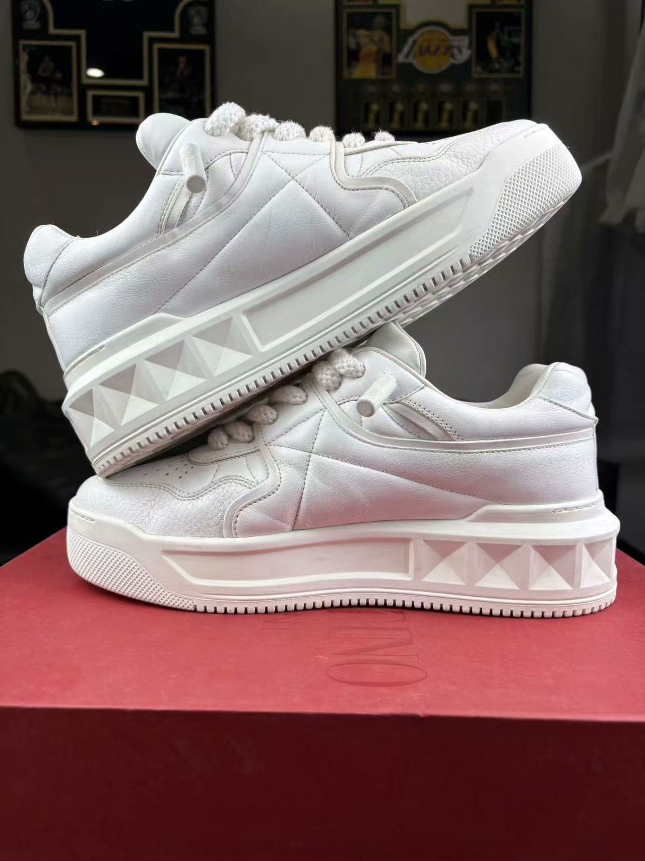 Valentino Valentino White Lowtop Sneakers 41 Women Size US 10 / IT 40 - 5 Thumbnail
