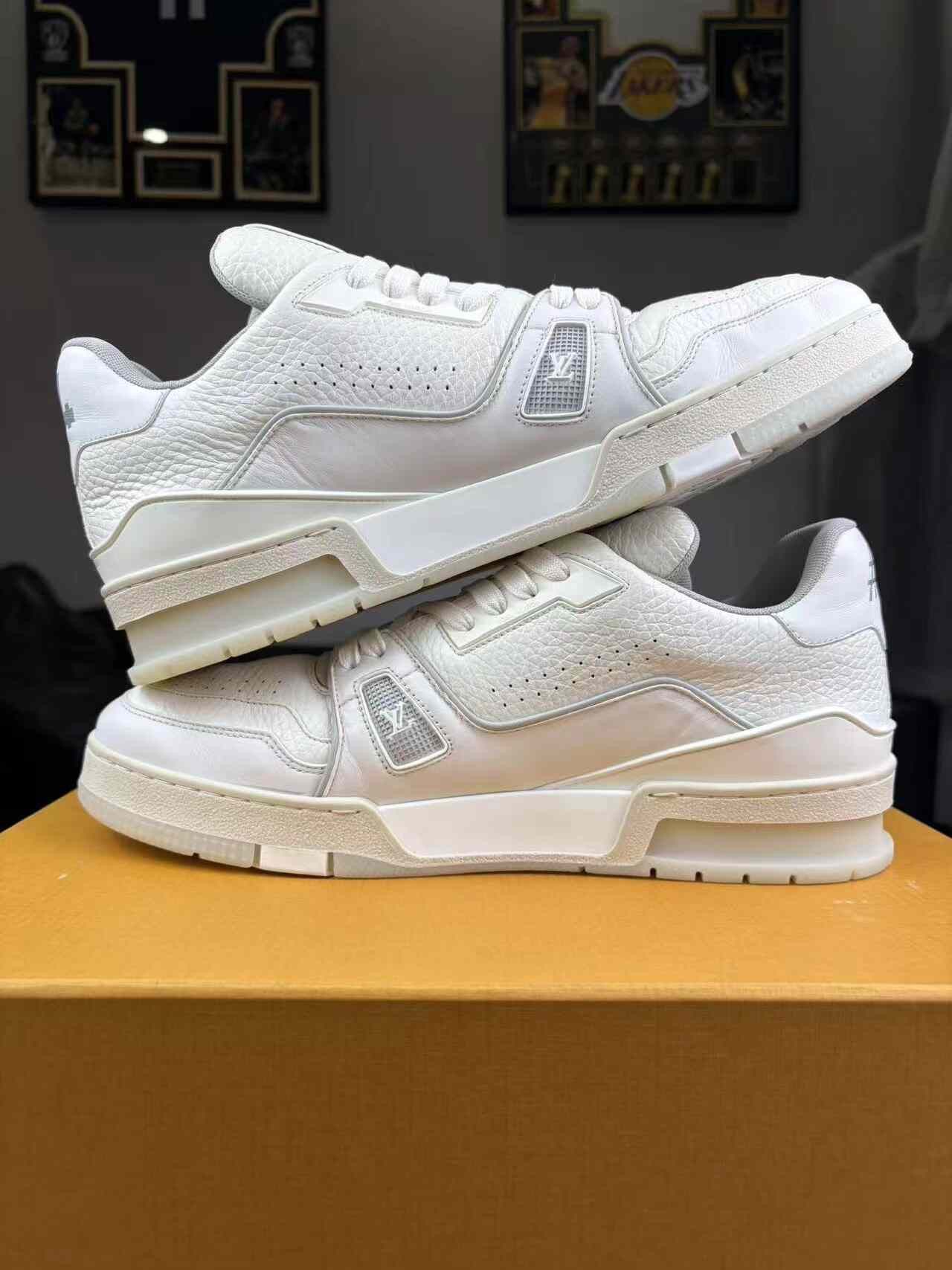 Louis Vuitton Louis Vuitton Training White Lowtop Sneakers 42 Men Size US 9 / EU 42 - 5 Thumbnail