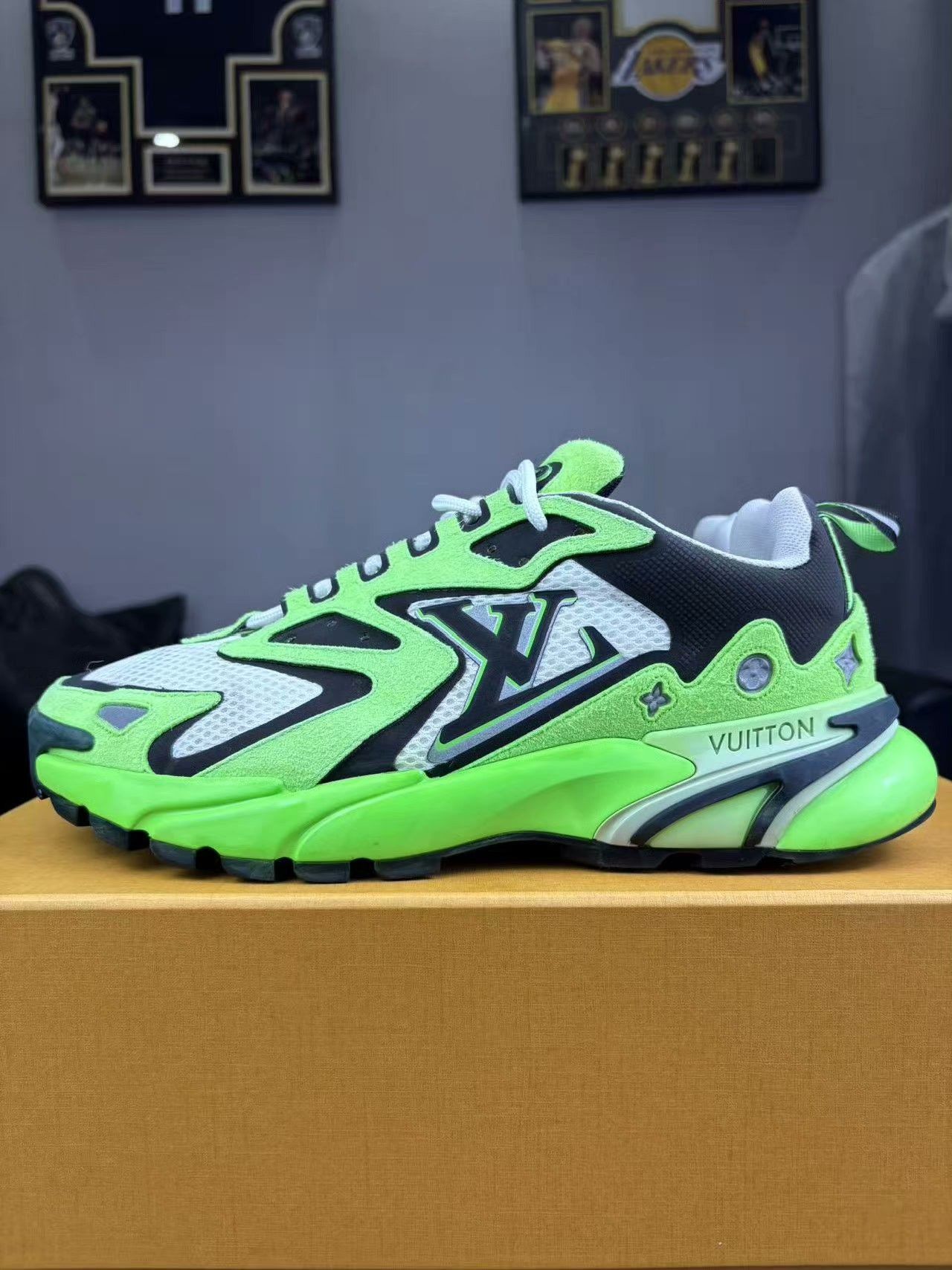Louis Vuitton Louis Vuitton Running Green Lowtop Sneakers 40 Men Size US 7.5 / EU 40-41 - 7 Thumbnail