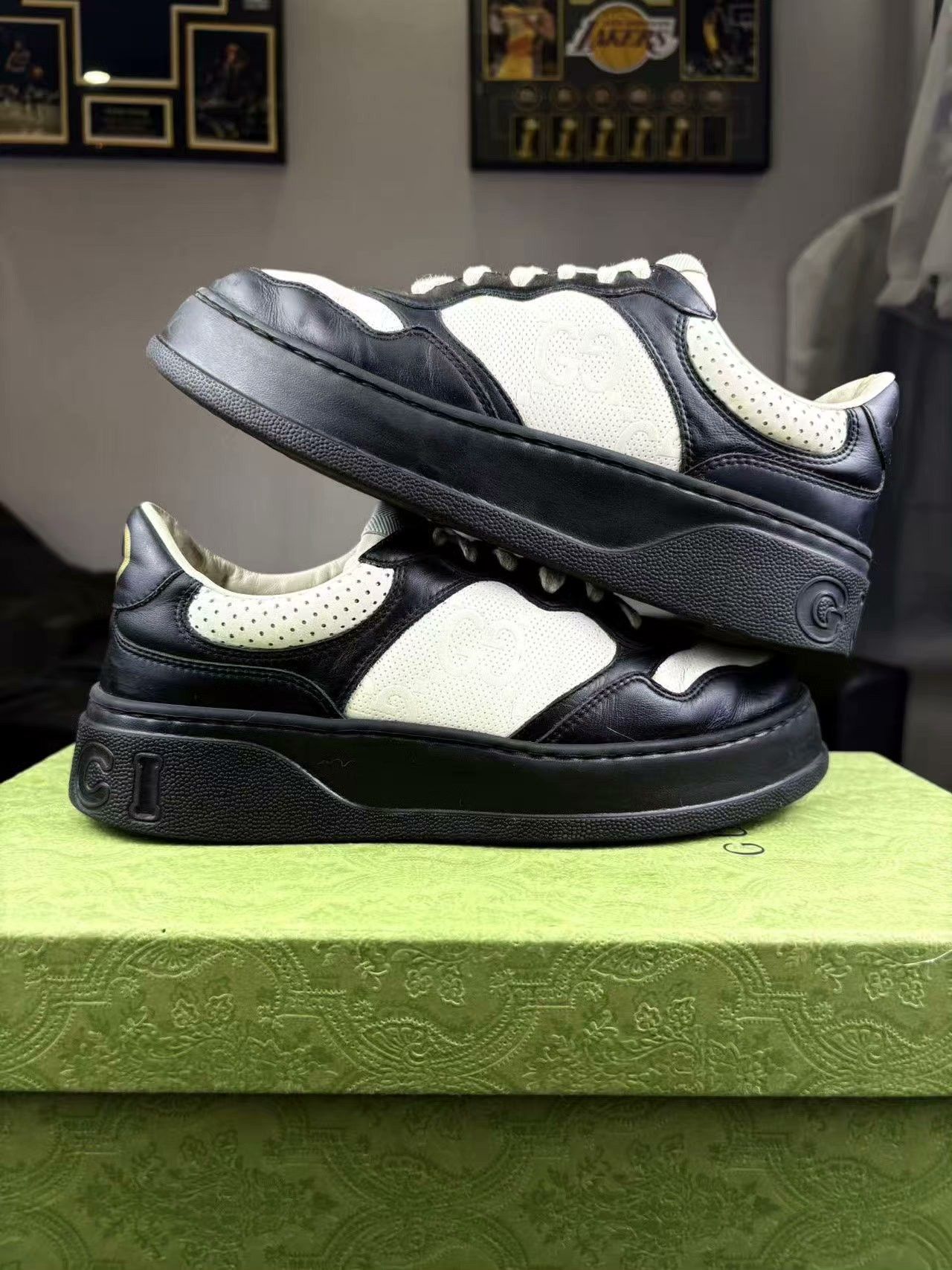 Gucci Gucci Black Lowtop Sneakers 39 Women Size US 8.5 / IT 38.5 - 6 Thumbnail