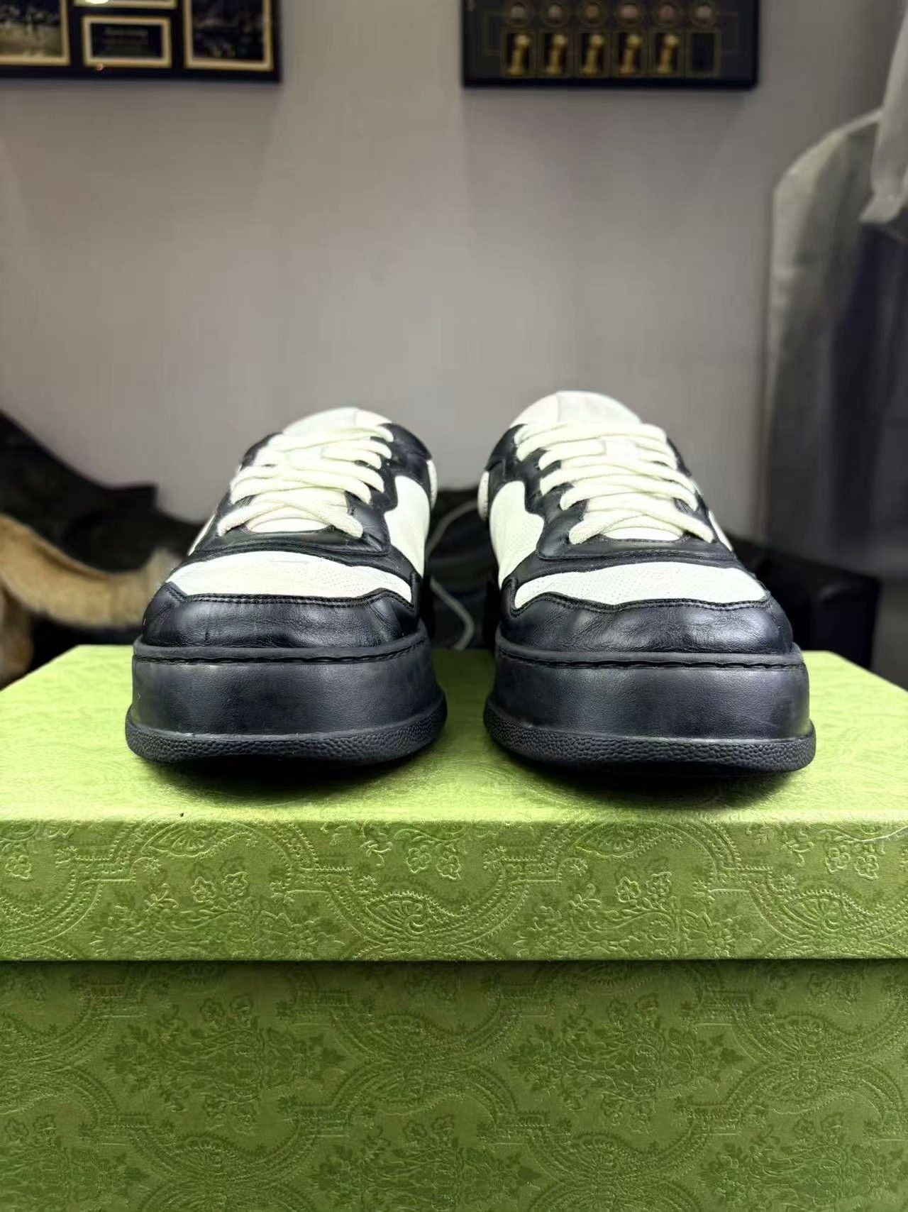 Gucci Gucci Black Lowtop Sneakers 39 Women Size US 8.5 / IT 38.5 - 2 Thumbnail