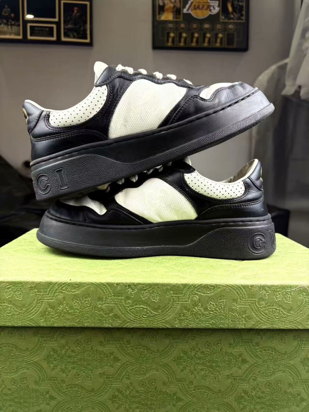 Gucci Gucci Black Lowtop Sneakers 39 Women Size US 8.5 / IT 38.5 - 5 Thumbnail
