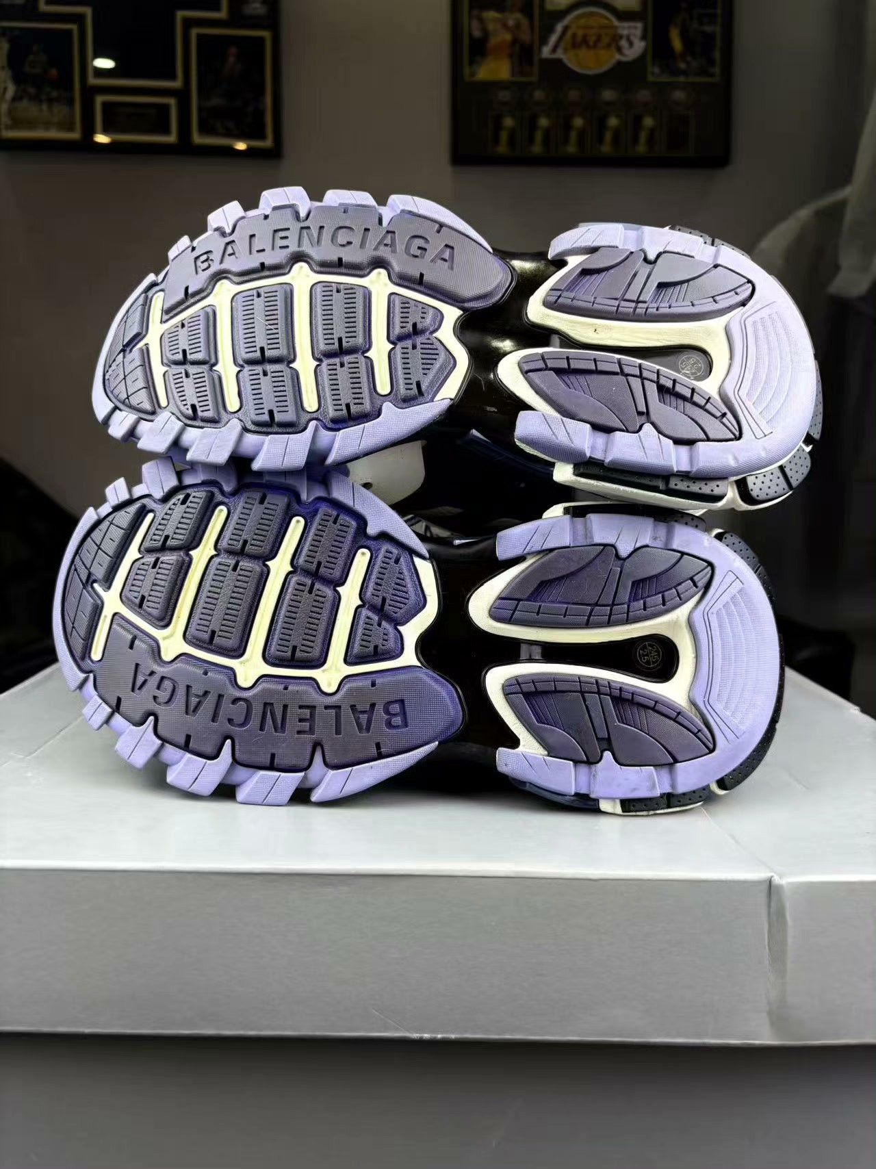 Balenciaga Balenciaga Purple Lowtop Sneakers 39 Women Size US 8.5 / IT 38.5 - 4 Thumbnail