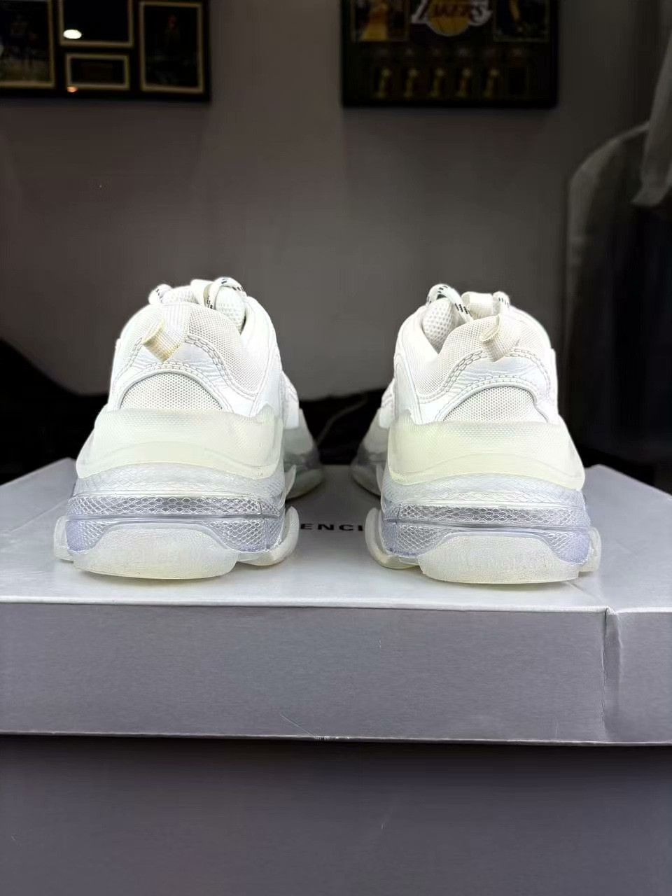 Balenciaga Balenciaga Clear White Lowtop Sneakers 38 Women Size US 7.5 / IT 37.5 - 3 Thumbnail