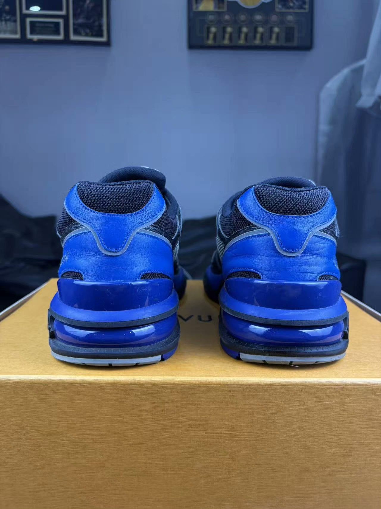 Louis Vuitton Louis Vuitton Running Blue Lowtop Sneakers 42 Men Size US 9 / EU 42 - 3 Thumbnail