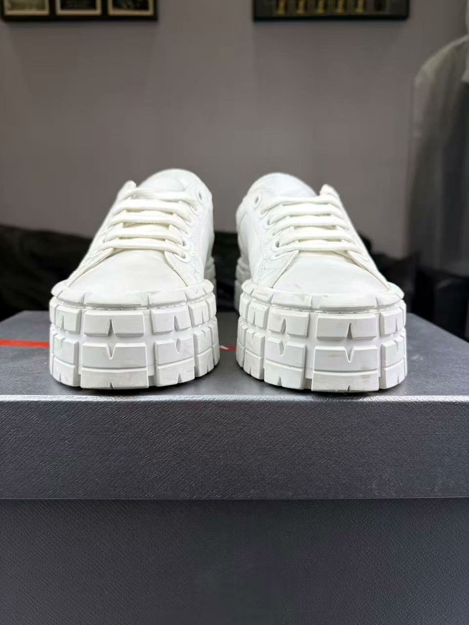 Prada Prada White Lowtop Sneakers 36 Men Size US 5 / EU 37 - 2 Thumbnail