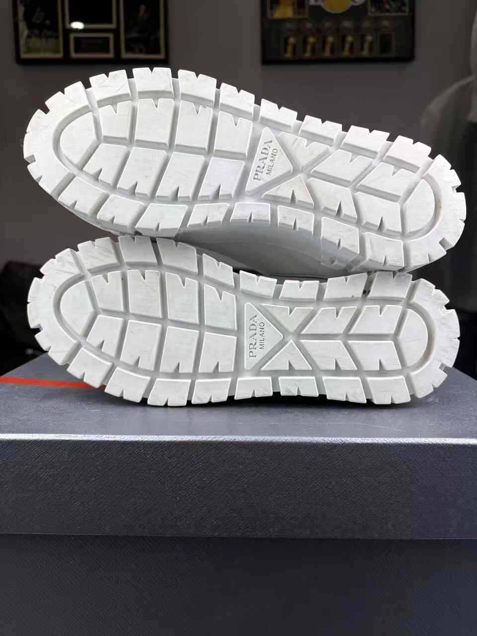Prada Prada White Lowtop Sneakers 36 Men Size US 5 / EU 37 - 4 Thumbnail