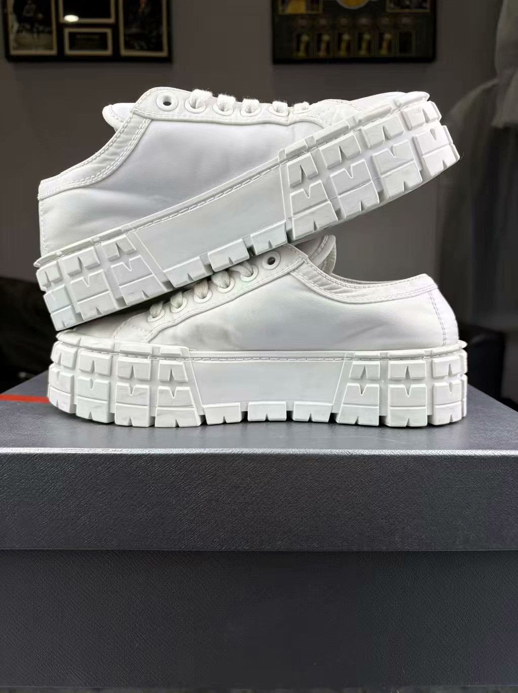 Prada Prada White Lowtop Sneakers 36 Men Size US 5 / EU 37 - 5 Thumbnail