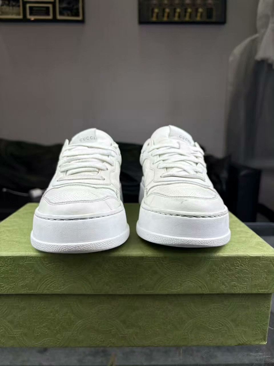 Gucci Gucci White Lowtop Sneakers 36 Women Size US 6 / IT 36 - 2 Thumbnail