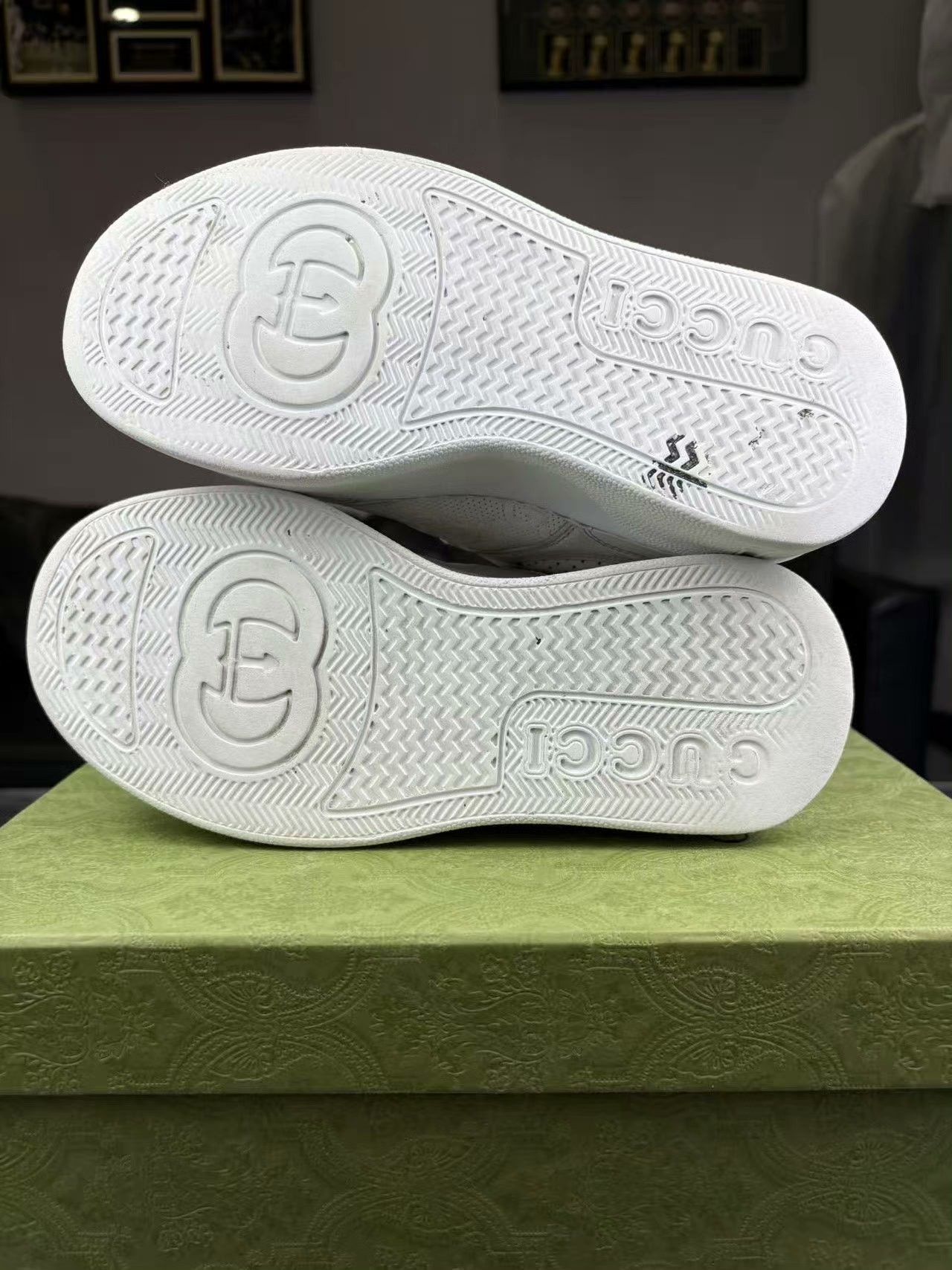 Gucci Gucci White Lowtop Sneakers 36 Women Size US 6 / IT 36 - 4 Thumbnail