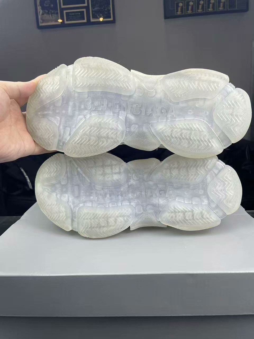 Balenciaga Balenciaga Clear White Lowtop Sneakers 38 Men Size US 6 / EU 39 - 4 Thumbnail