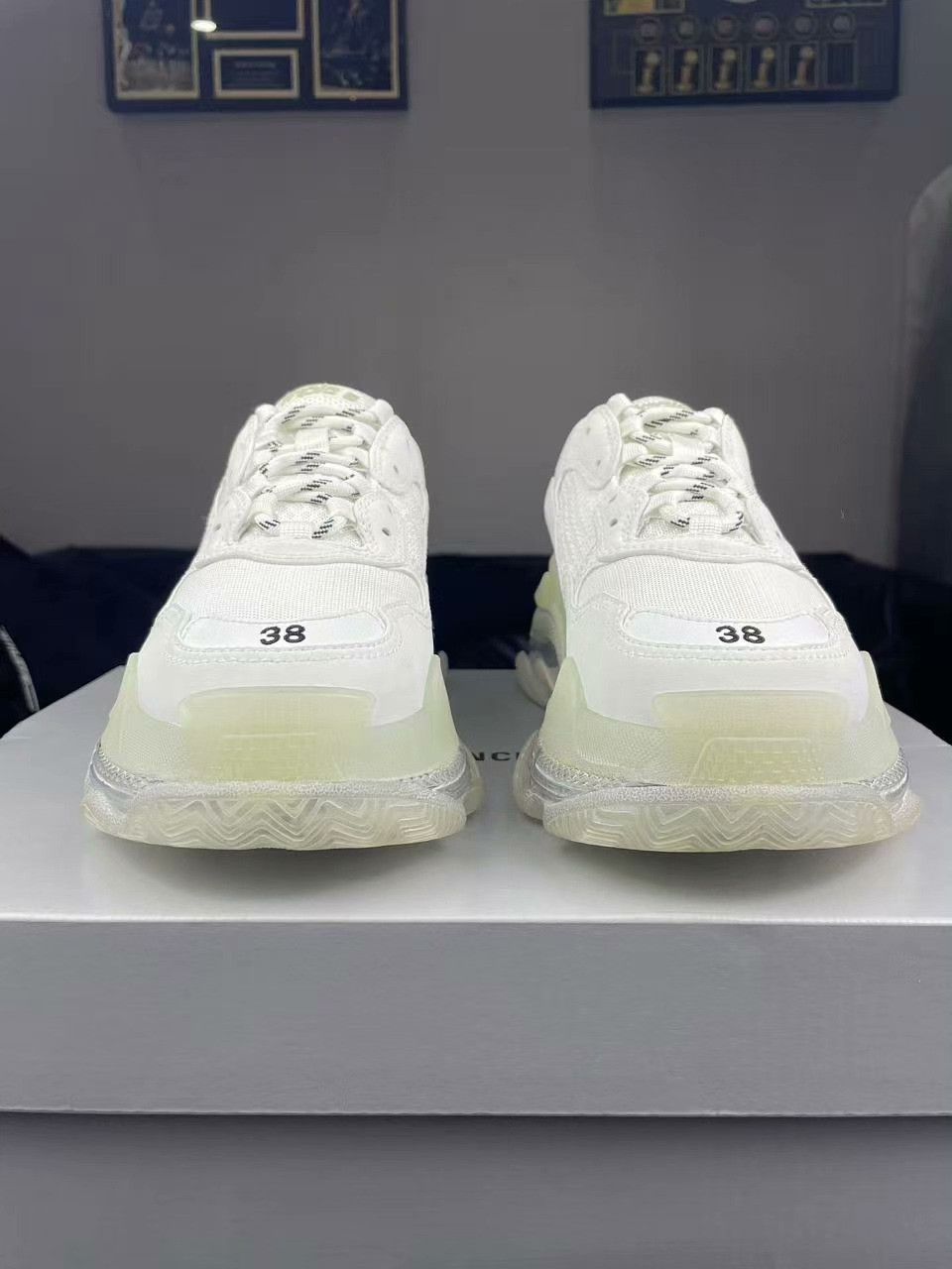 Balenciaga Balenciaga Clear White Lowtop Sneakers 38 Men Size US 6 / EU 39 - 2 Thumbnail