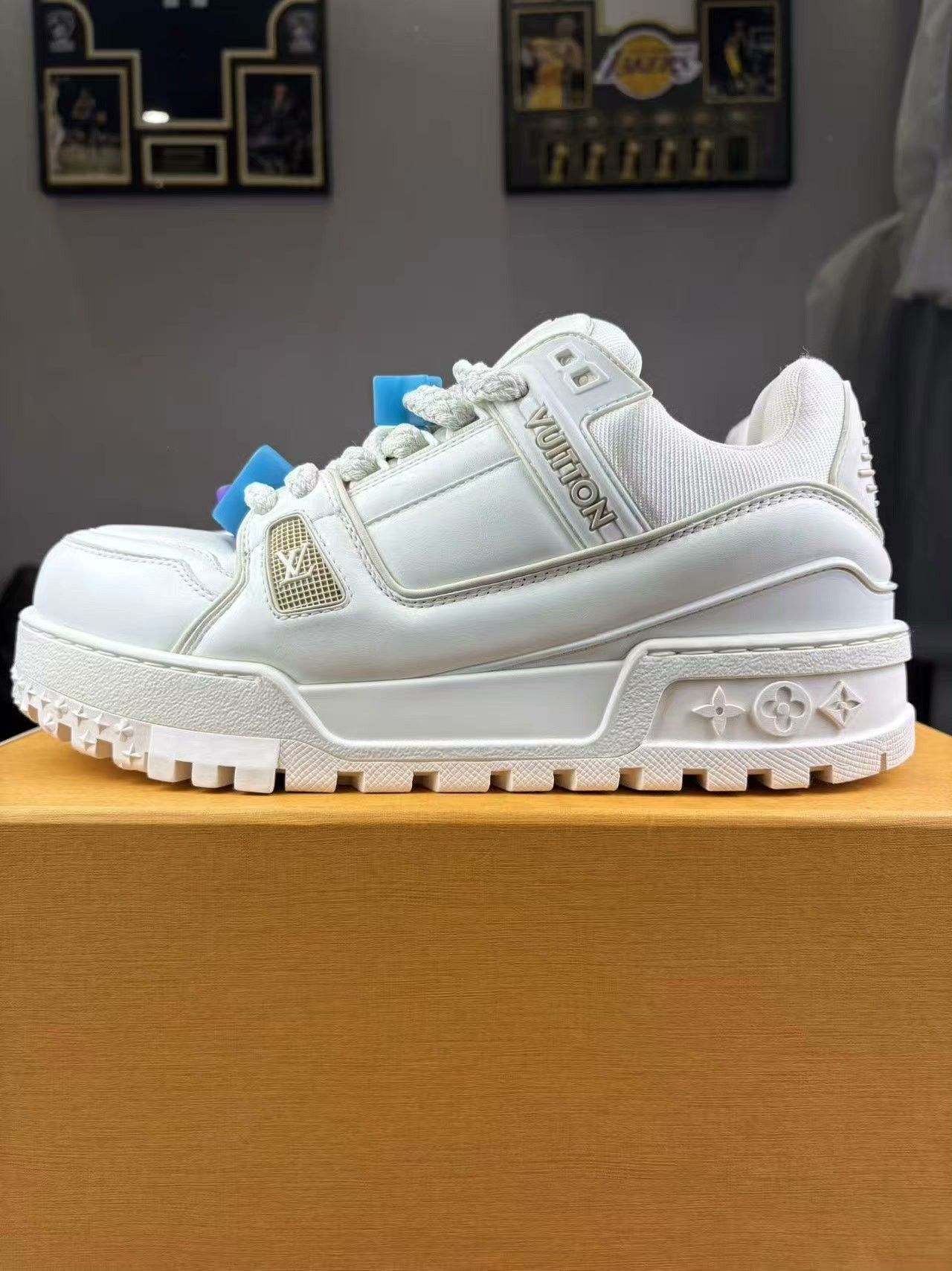 Louis Vuitton Louis Vuitton Training White Lowtop Sneakers 41 Men Size US 8.5 / EU 41-42 - 7 Thumbnail