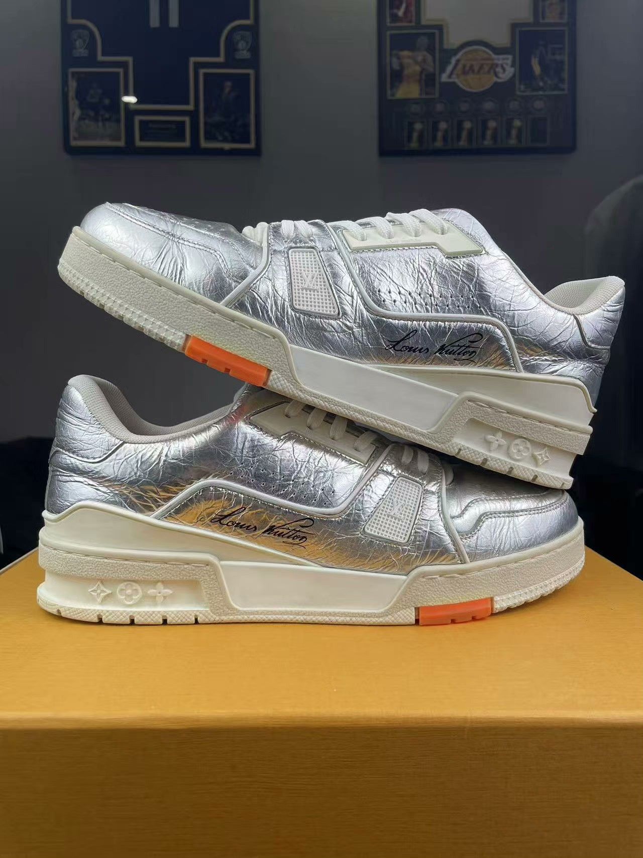 Louis Vuitton Louis Vuitton Training White Lowtop Sneakers 40 Men Size US 7.5 / EU 40-41 - 6 Thumbnail