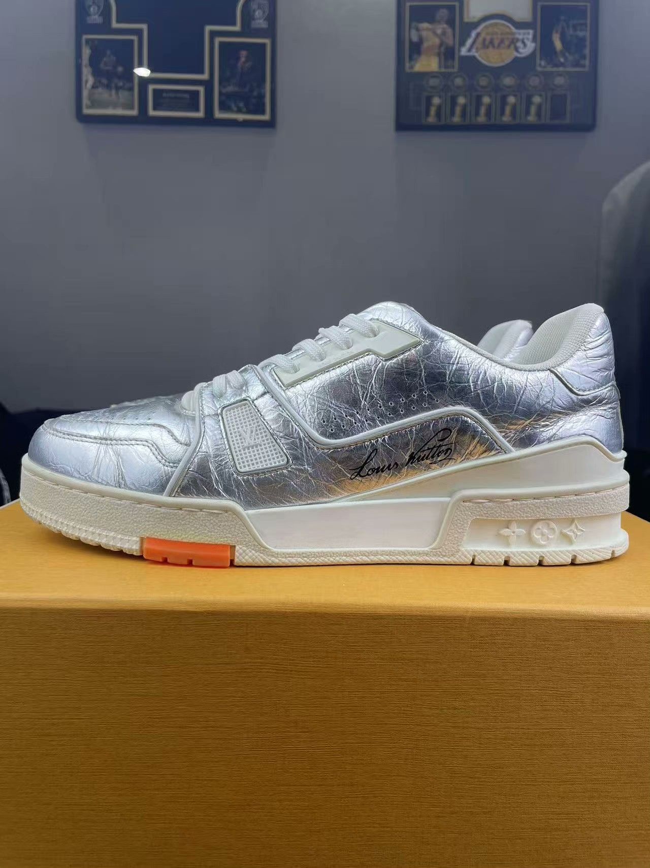 Louis Vuitton Louis Vuitton Training White Lowtop Sneakers 40 Men Size US 7.5 / EU 40-41 - 7 Thumbnail