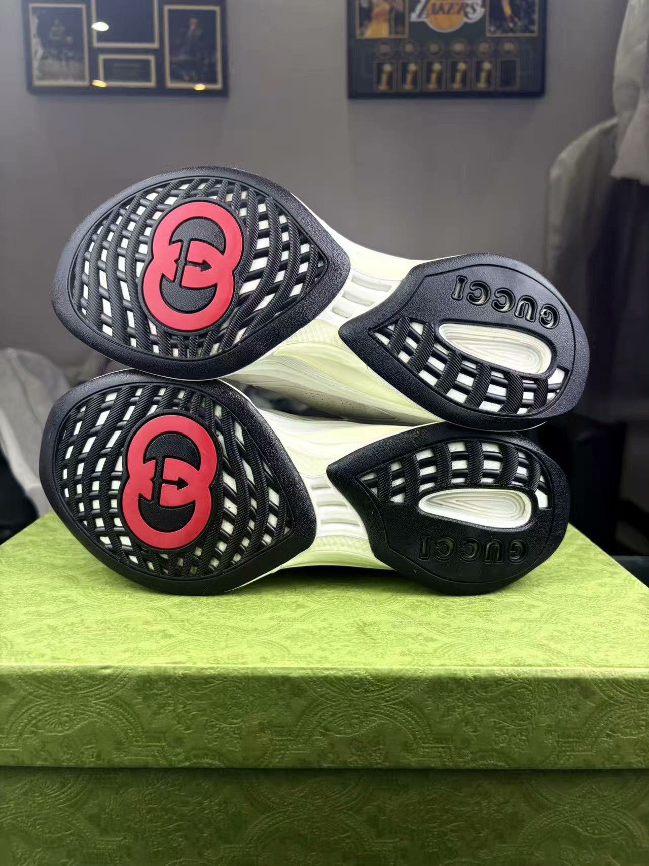 Gucci Gucci Running Red Lowtop Sneakers 40 Men Size US 7.5 / EU 40-41 - 4 Thumbnail