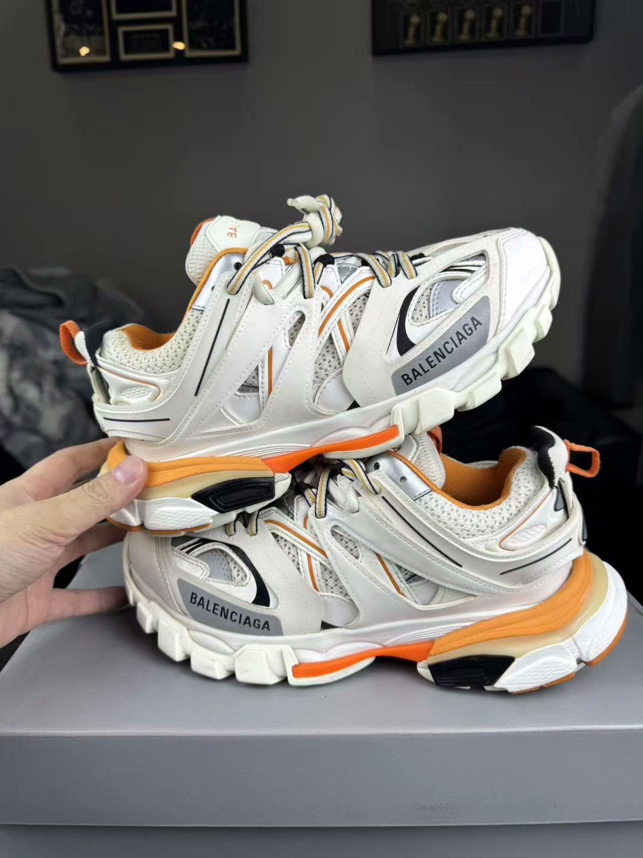 Balenciaga Balenciaga White Lowtop Sneakers 38 Women Size US 7.5 / IT 37.5 - 7 Thumbnail
