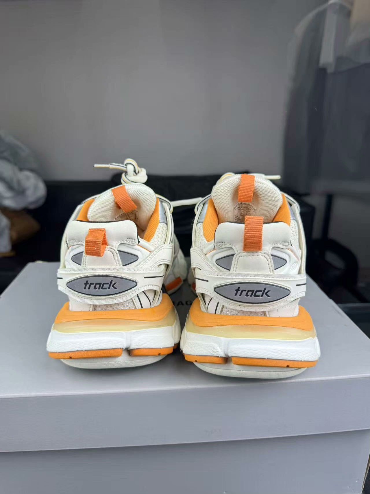 Balenciaga Balenciaga White Lowtop Sneakers 38 Women Size US 7.5 / IT 37.5 - 4 Thumbnail