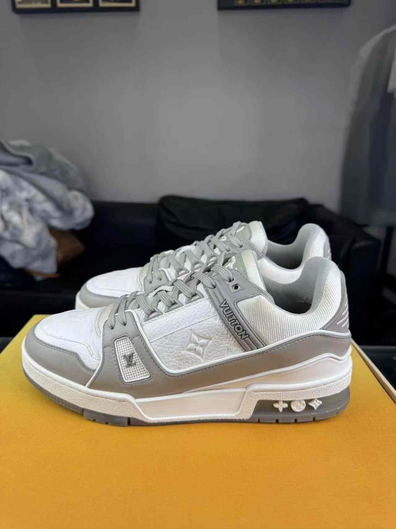 Louis Vuitton Louis Vuitton Training Gray Lowtop Sneakers 40 Men Size US 7.5 / EU 40-41 - 3 Thumbnail