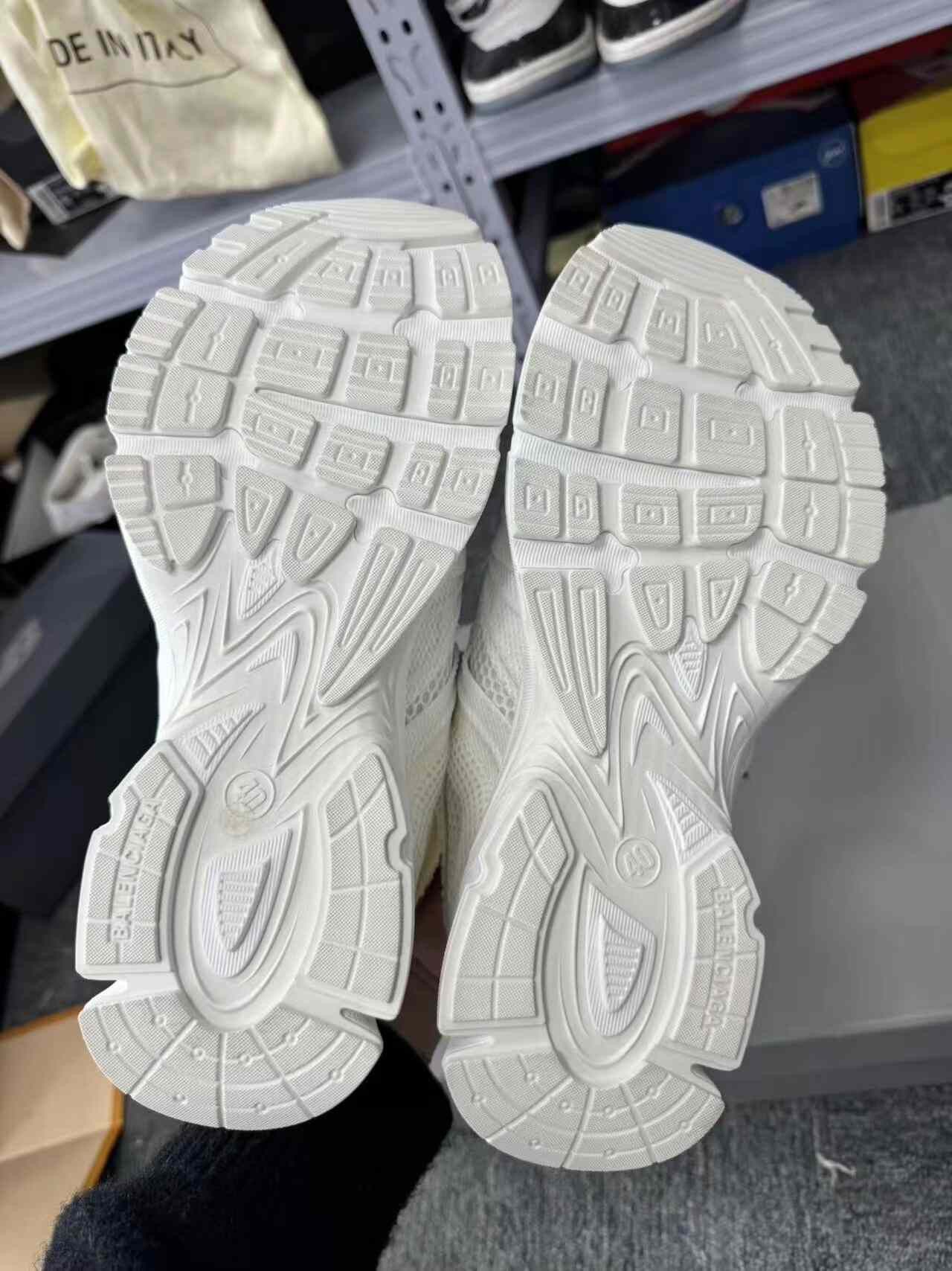 Balenciaga Balenciaga White Lowtop Sneakers 40 Men Size US 7.5 / EU 40-41 - 6 Thumbnail