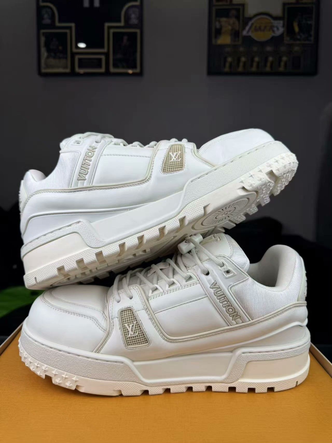 Louis Vuitton Louis Vuitton Training White Lowtop Sneakers 41 Men Size US 8.5 / EU 41-42 - 6 Thumbnail
