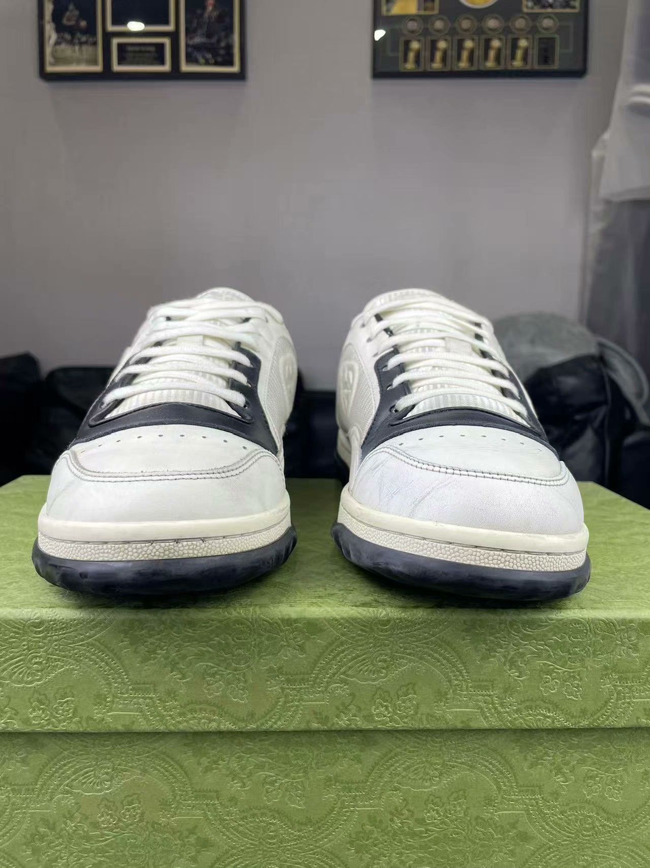 Gucci Gucci Distressed Black Lowtop Sneakers 40.5 Men Size US 8 / EU 41 - 2 Thumbnail