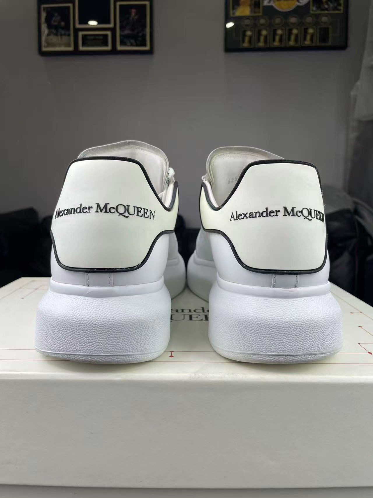 Alexander McQueen Alexander McQueen Black Lowtop Sneakers 41 Men Size US 8.5 / EU 41-42 - 3 Thumbnail