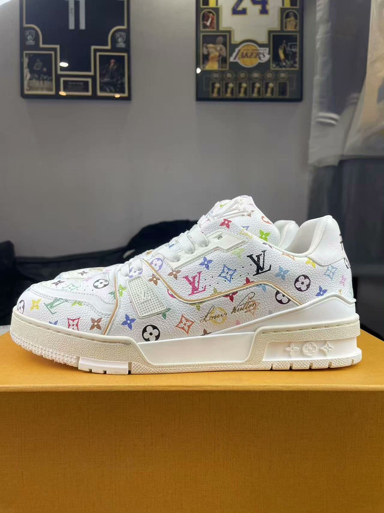 Louis Vuitton Louis Vuitton Collab Lowtop Sneakers 41 Men Size US 8.5 / EU 41-42 - 7 Thumbnail