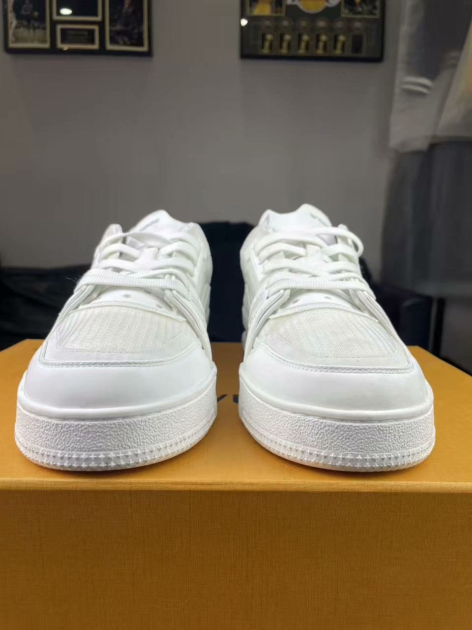 Louis Vuitton Louis Vuitton Limited Lowtop Sneakers 41 Men Size US 8.5 / EU 41-42 - 2 Thumbnail