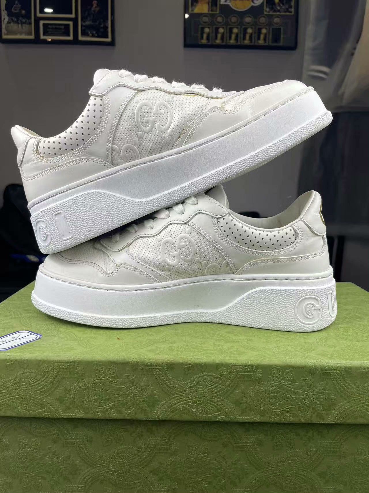 Gucci Gucci White Lowtop Sneakers 37 Women Size US 6.5 / IT 36.5 - 5 Thumbnail