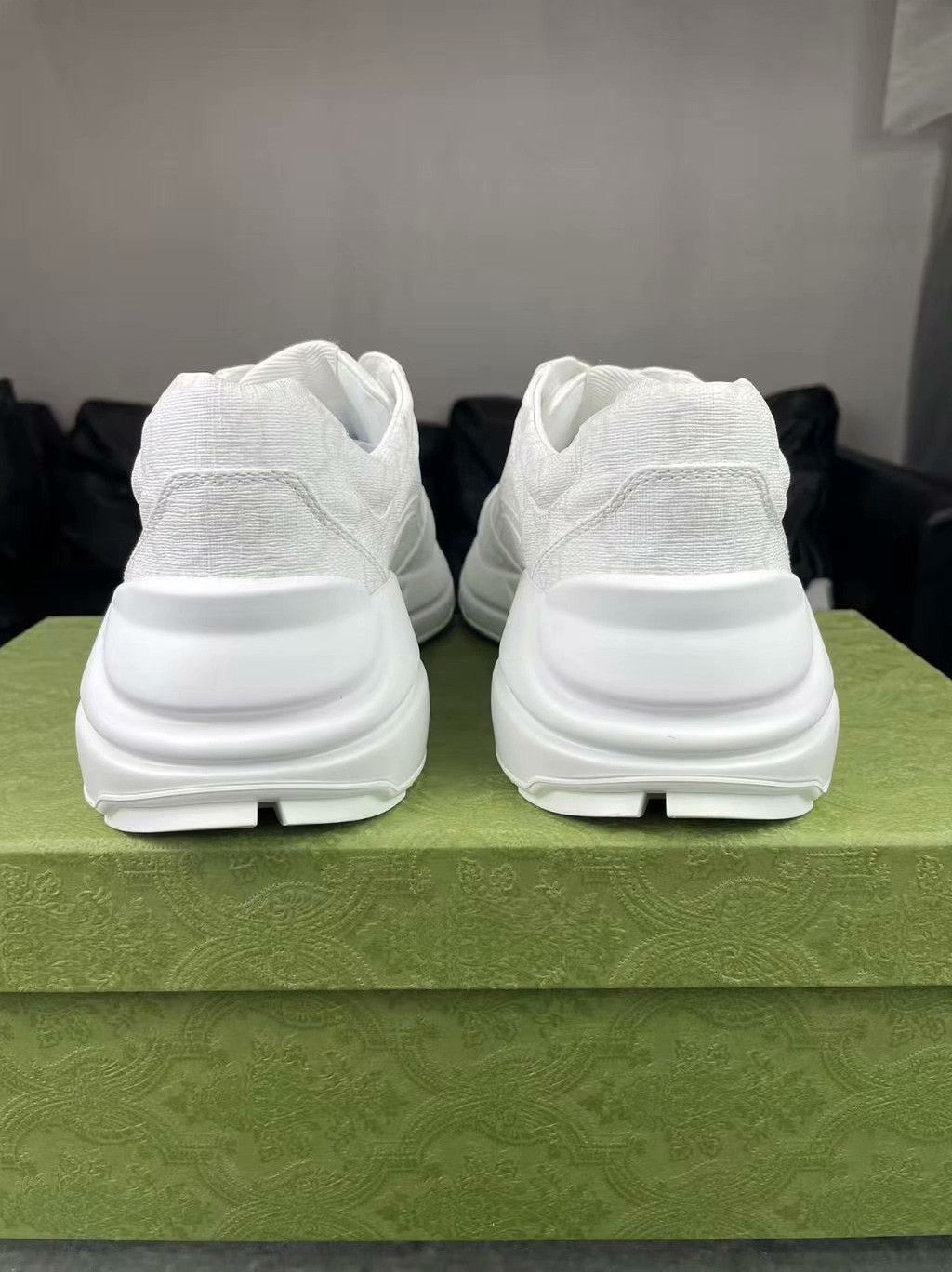 Gucci Gucci White Lowtop Sneakers 38 Women Size US 7.5 / IT 37.5 - 3 Thumbnail