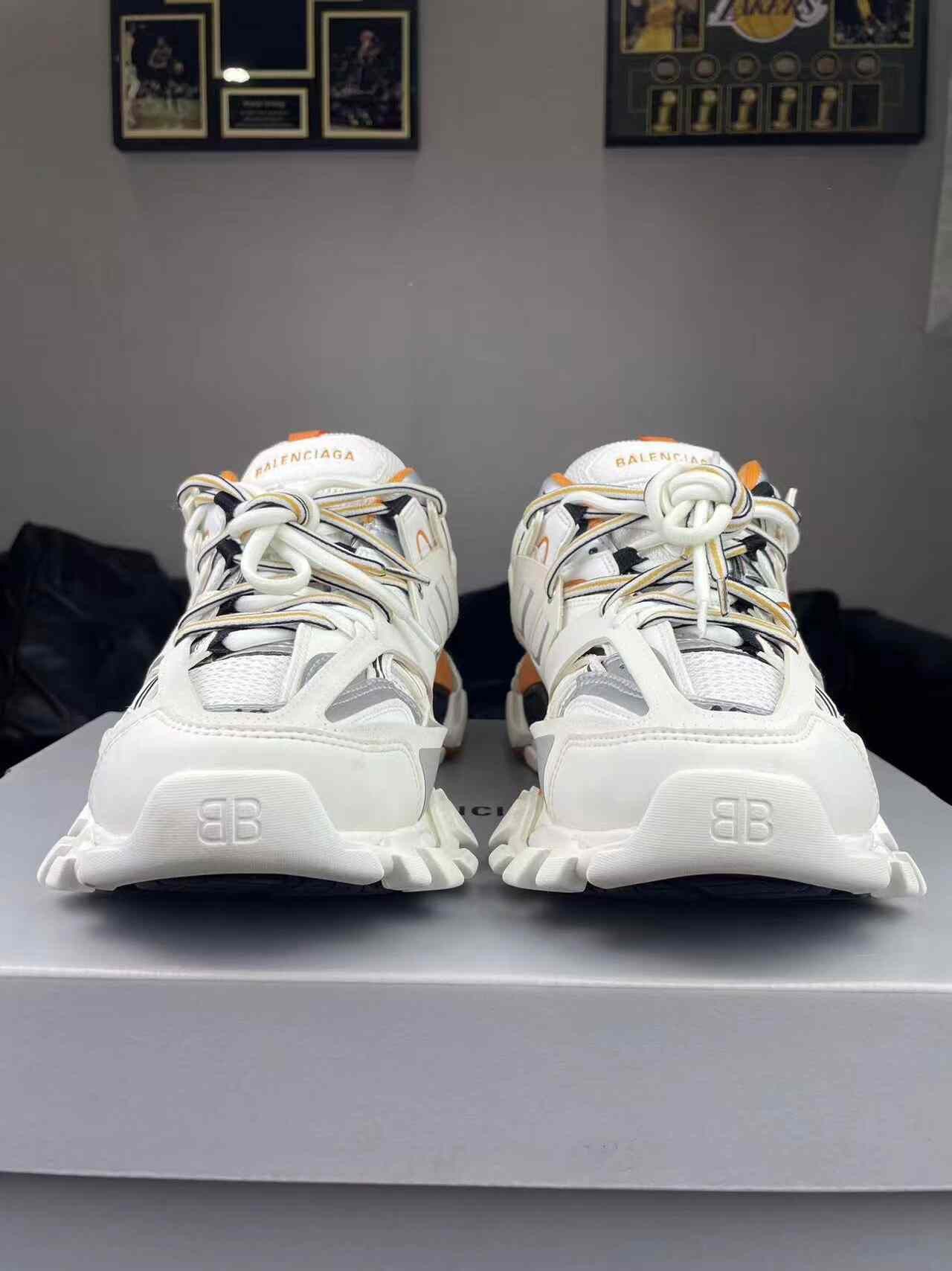 Balenciaga Balenciaga White Lowtop Sneakers 40 Men Size US 7.5 / EU 40-41 - 2 Thumbnail