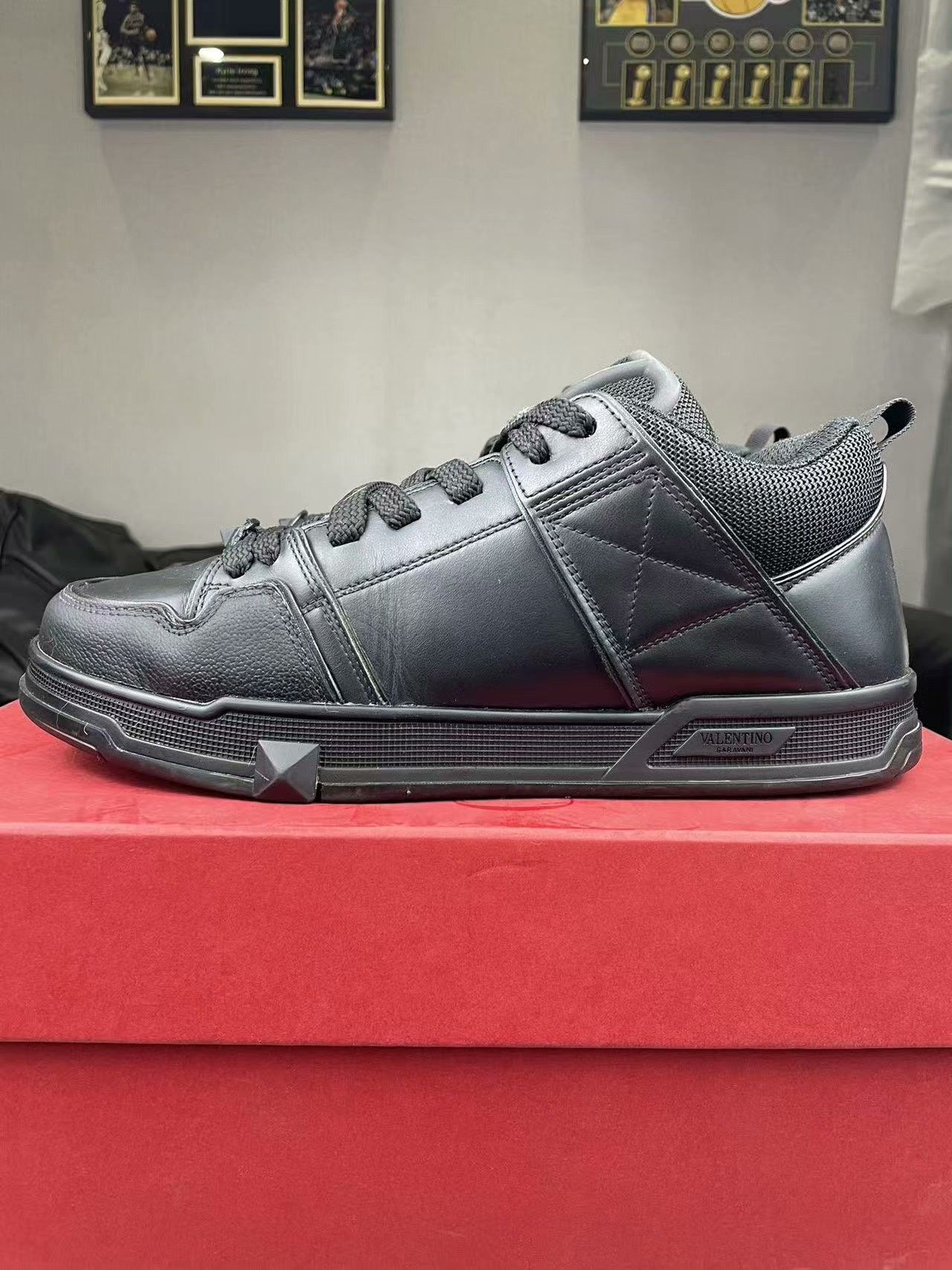 Valentino Valentino Black Lowtop Sneakers 41 Men Size US 8.5 / EU 41-42 - 7 Thumbnail