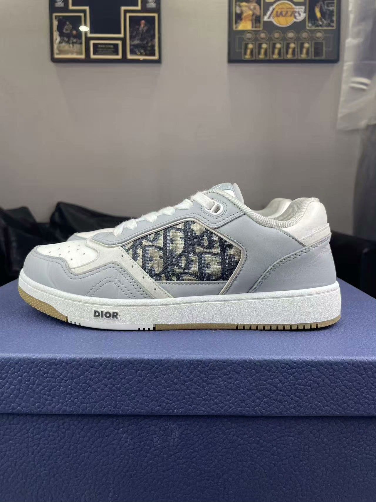 Dior Dior White Lowtop Sneakers 27 Women Size US 8 / IT 38 - 7 Thumbnail