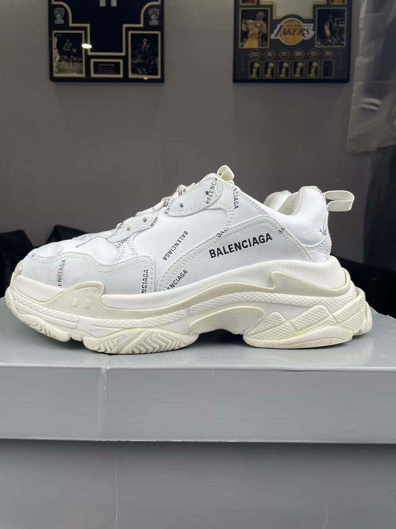 Balenciaga Balenciaga White Lowtop Sneakers S Men Size US 10 / EU 43 - 7 Thumbnail