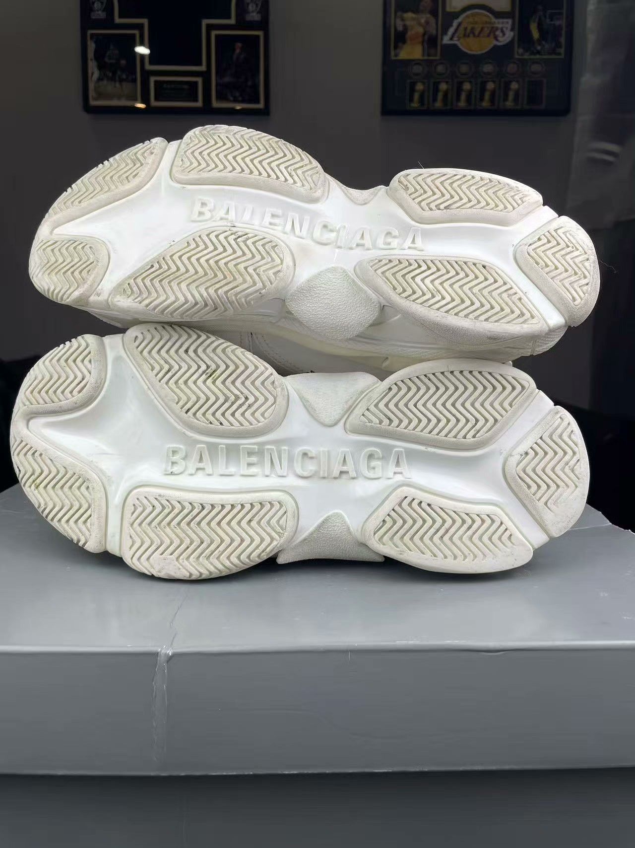 Balenciaga Balenciaga White Lowtop Sneakers S Men Size US 10 / EU 43 - 4 Thumbnail