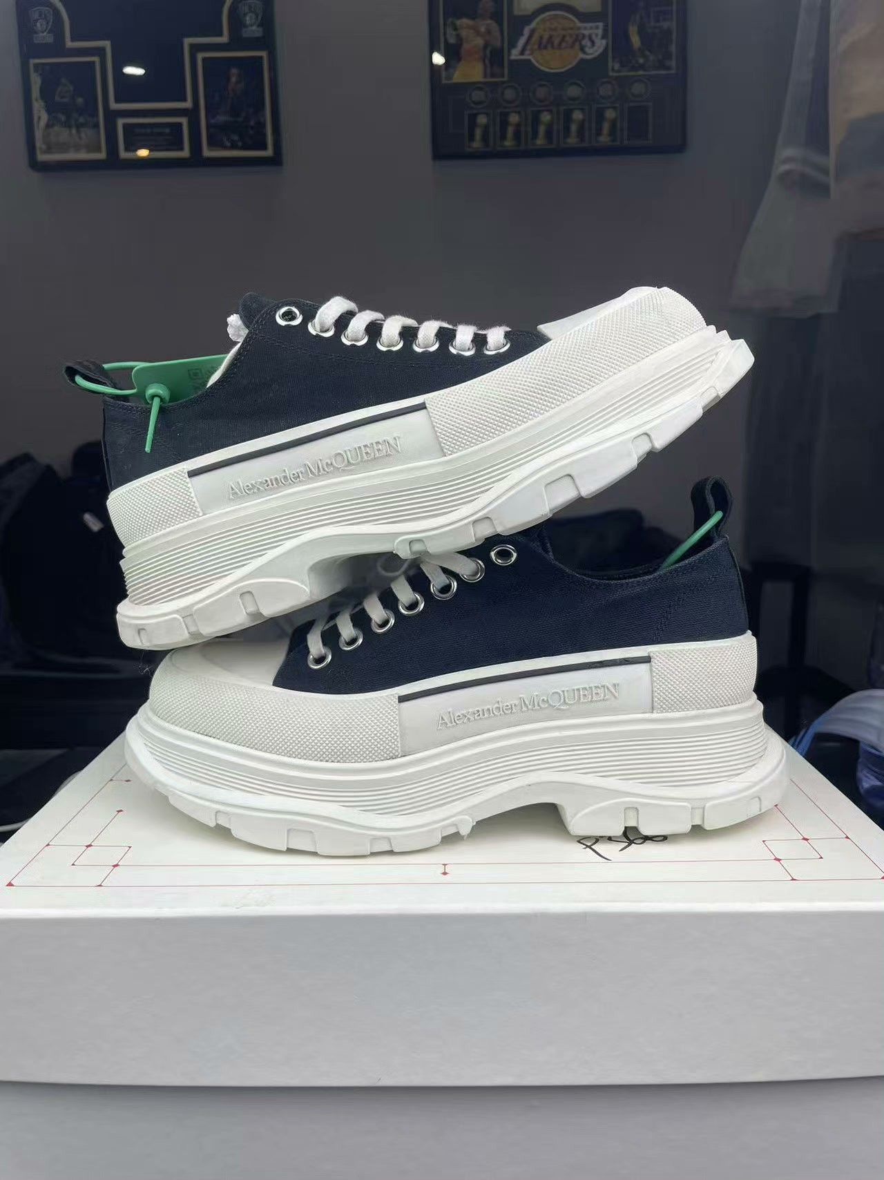 Alexander McQueen Alexander McQueen Lowtop Sneakers 41 Men Size US 8.5 / EU 41-42 - 6 Thumbnail