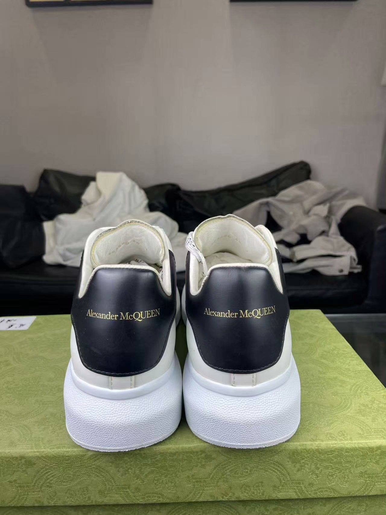 Alexander McQueen Alexander McQueen Black Lowtop Sneakers 40 Men Size US 7.5 / EU 40-41 - 3 Thumbnail