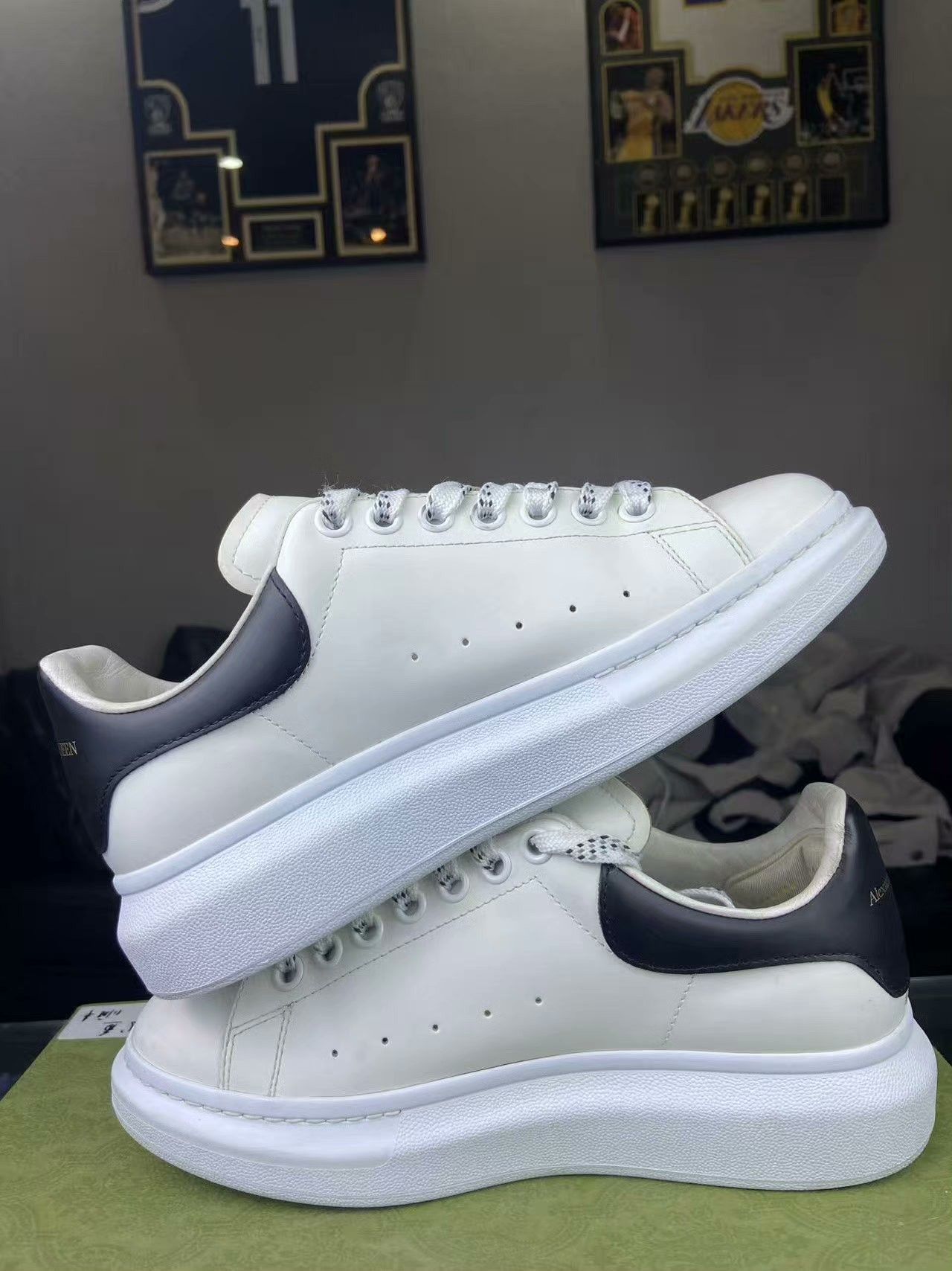Alexander McQueen Alexander McQueen Black Lowtop Sneakers 40 Men Size US 7.5 / EU 40-41 - 5 Thumbnail