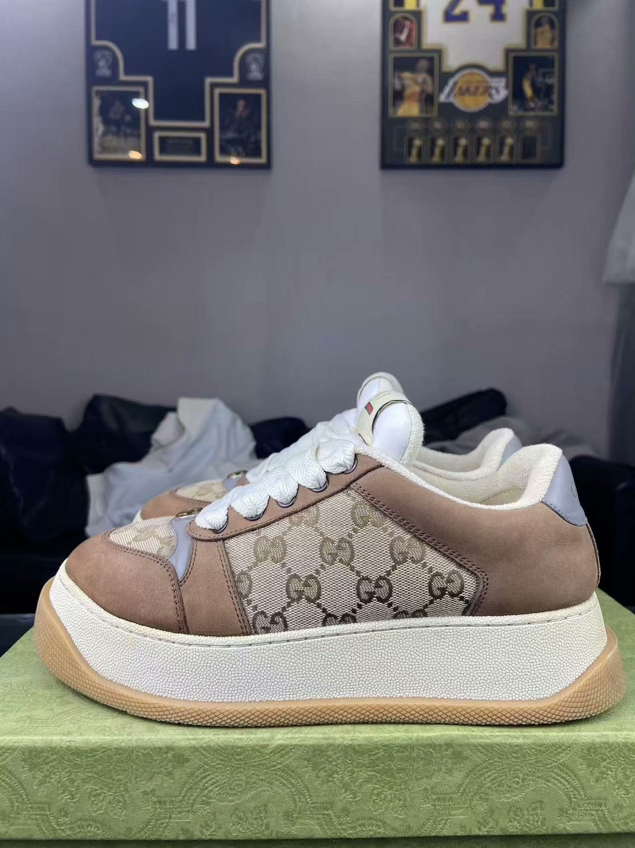 Gucci Gucci White Lowtop Sneakers 39 Women Size US 8.5 / IT 38.5 - 6 Thumbnail