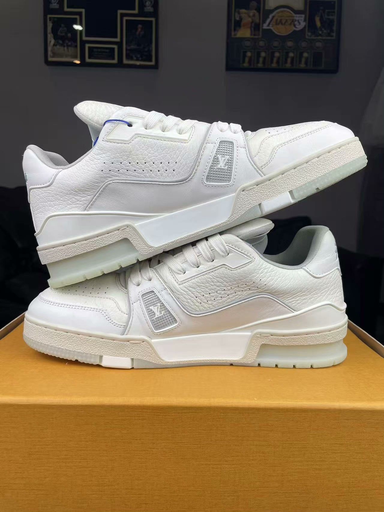 Louis Vuitton Louis Vuitton Training White Lowtop Sneakers 40 Men Size US 7.5 / EU 40-41 - 5 Thumbnail