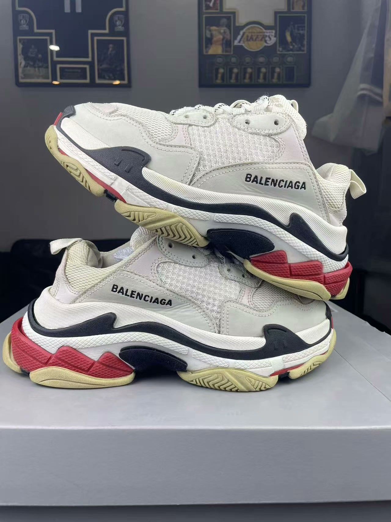 Balenciaga Balenciaga Red Lowtop Sneakers S Men Size US 10 / EU 43 - 6 Thumbnail